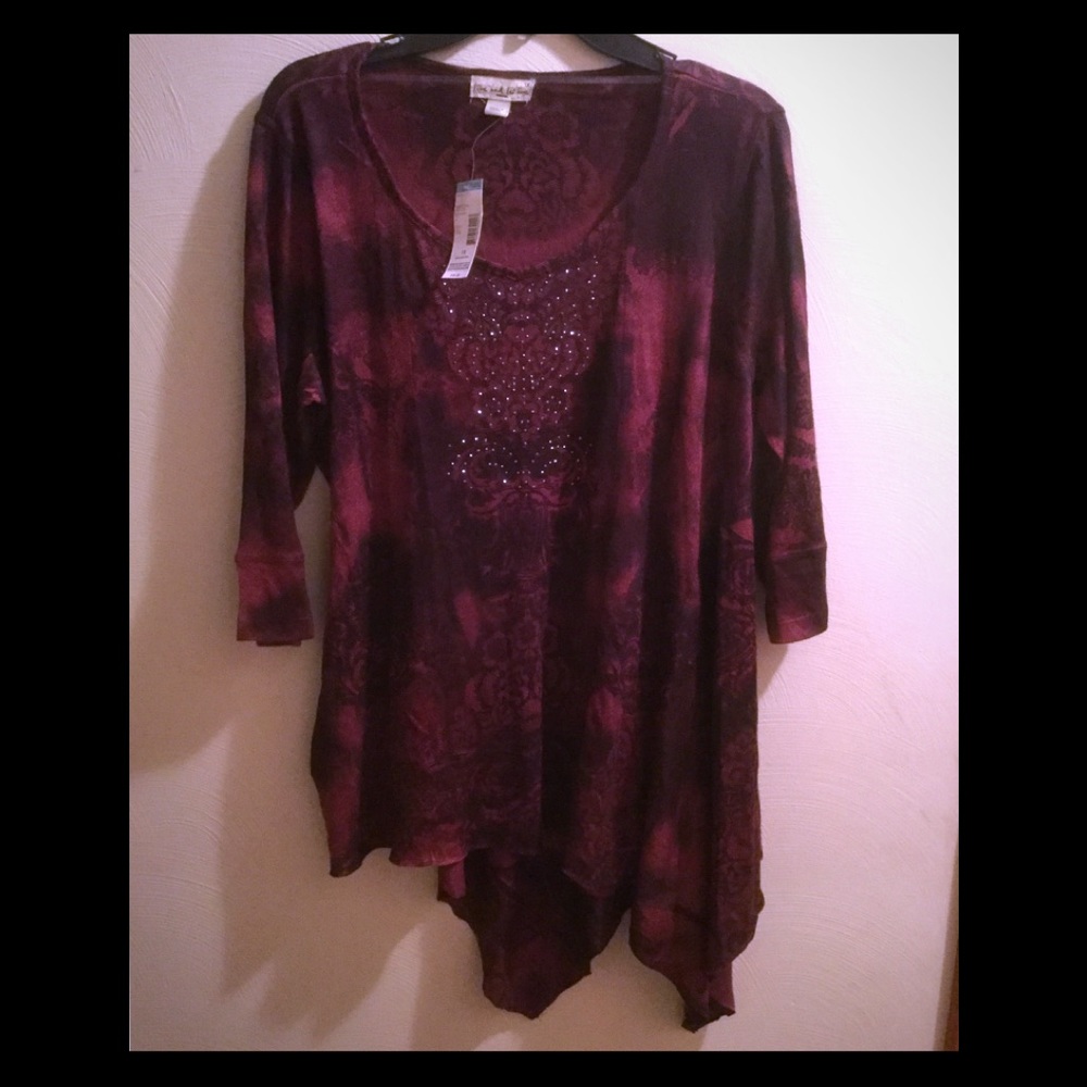 NWT BEAUTIFUL LIVE AND LET LIVE TOP 1X